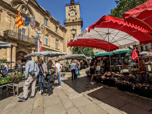 Girls in Aix-en-Provence